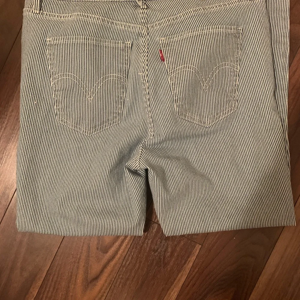 LEVIS - Picture 3 of 4